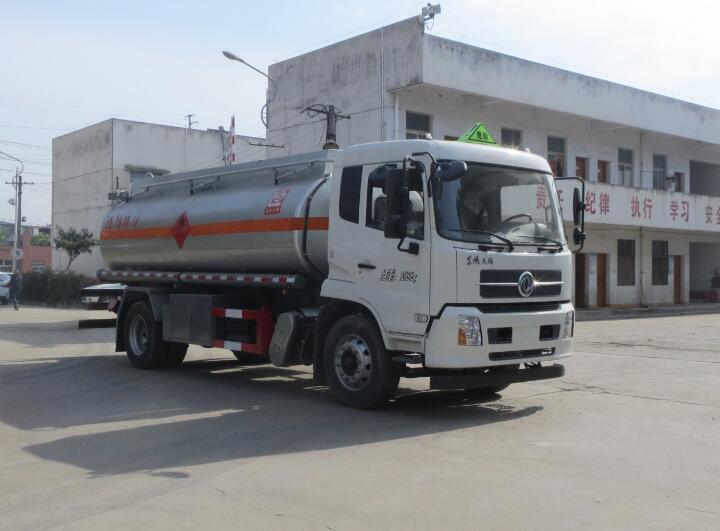 SLS5181GYYD6型運(yùn)油車